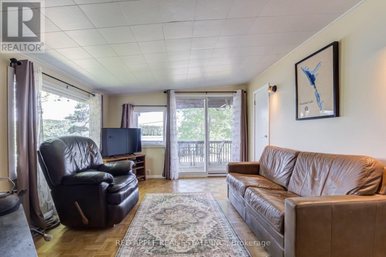 17568 HWY #41, Addington Highlands (Addington Highlands), Ontario, K0H1K0