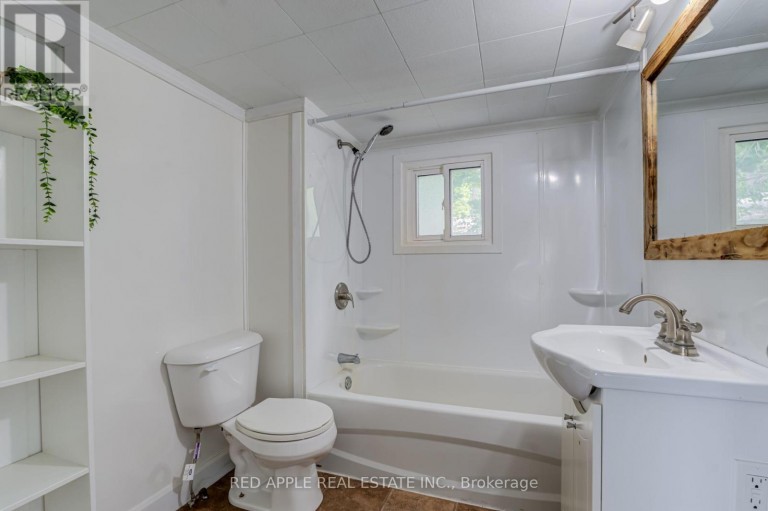 17568 HWY #41, Addington Highlands (Addington Highlands), Ontario, K0H1K0
