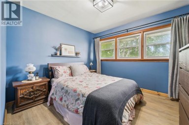 1065 ERIE Street Stratford Ontario photo 13