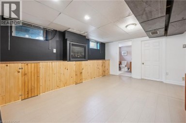 1065 ERIE Street Stratford Ontario photo 16
