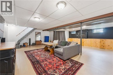 1065 ERIE Street Stratford Ontario photo 17