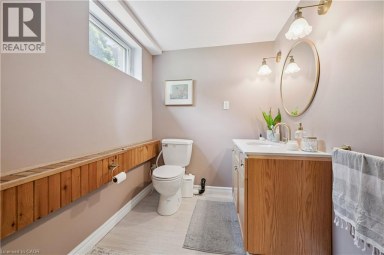 1065 ERIE Street Stratford Ontario photo 19