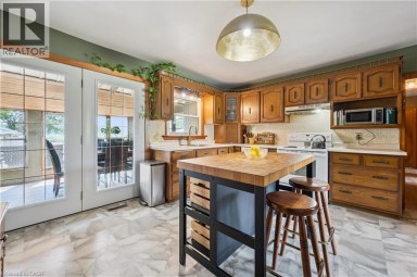 1065 ERIE Street Stratford Ontario photo 8