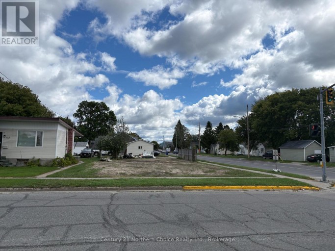 700 CROWE AVENUE, Fort Frances, Ontario, P9A2L6