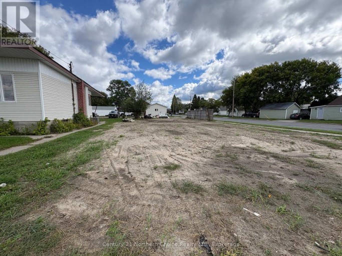 700 CROWE AVENUE, Fort Frances, Ontario, P9A2L6