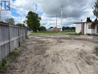 700 CROWE AVENUE Fort Frances Ontario photo 3