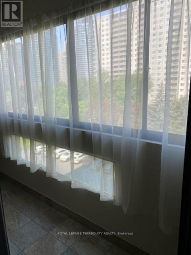 604 - 50 ELM DRIVE E, Mississauga (Mississauga Valleys), Ontario, L5A3X2