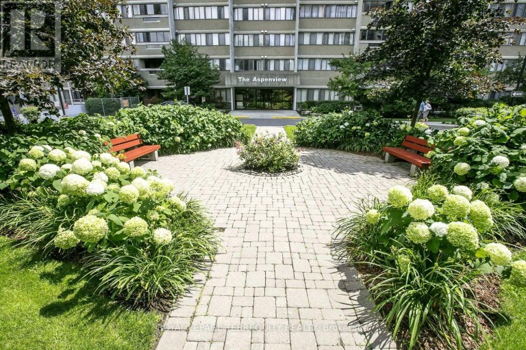 604 - 50 ELM DRIVE E, Mississauga (Mississauga Valleys), Ontario, L5A3X2