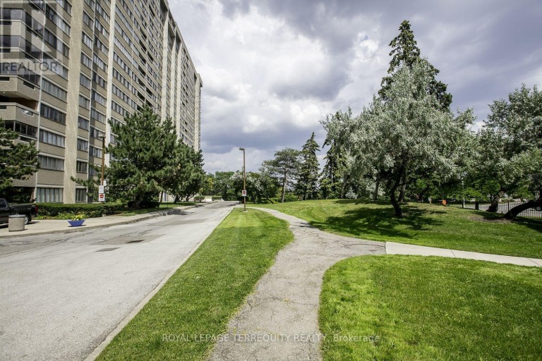 604 - 50 ELM DRIVE E, Mississauga (Mississauga Valleys), Ontario, L5A3X2