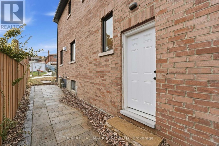 49 GREENDOWNS DRIVE, Toronto (Scarborough Village), Ontario, M1M2G6