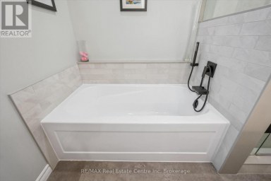 339 DANIEL CRESCENT Centre Wellington (Elora/Salem) Ontario photo 17