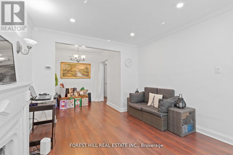 55 HARTLEY AVENUE, Toronto (Briar Hill-Belgravia), Ontario, M6E4E9