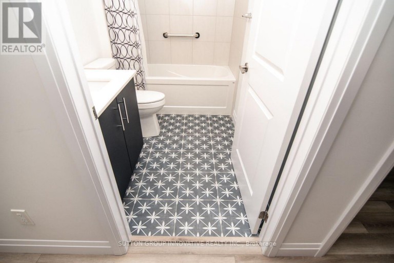 105 - 153 WILSON STREET W, Hamilton (Ancaster), Ontario, L0R1C0