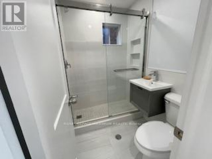 2 - 198 MARKHAM STREET, Toronto (Trinity-Bellwoods), Ontario, M6J2G6
