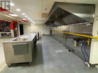 LOWER - 4894-4896 DUNDAS STREET W Toronto (Islington-City Centre West) Ontario photo 2