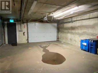 LOWER - 4894-4896 DUNDAS STREET W Toronto (Islington-City Centre West) Ontario photo 5