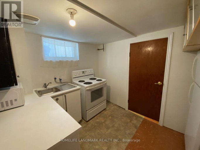 (BSMT) - 11 HUTTON AVENUE, Toronto (East York), Ontario, M4C3L2