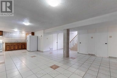 14 BEACON ROAD Toronto (Dorset Park) Ontario photo 6