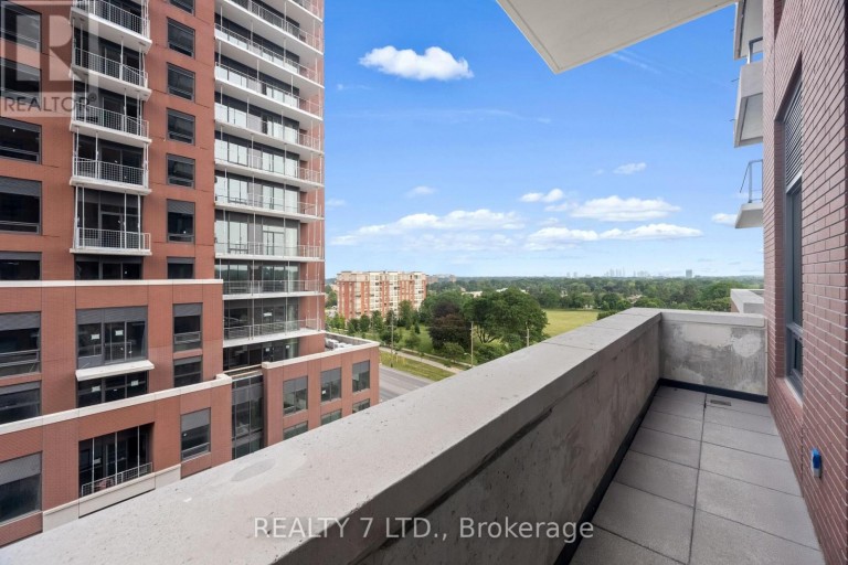 708 - 4010 EGLINTON AVENUE W, Toronto (Humber Heights), Ontario, M9A0G5