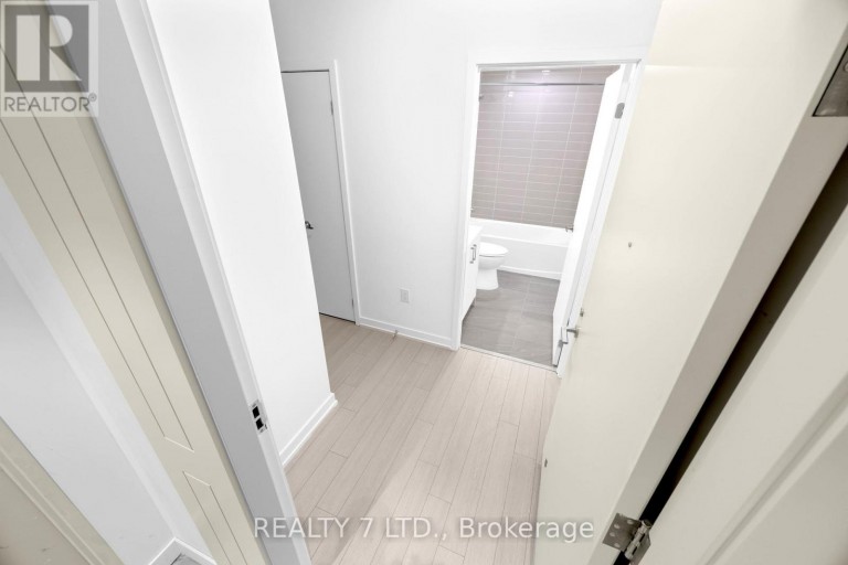 708 - 4010 EGLINTON AVENUE W, Toronto (Humber Heights), Ontario, M9A0G5