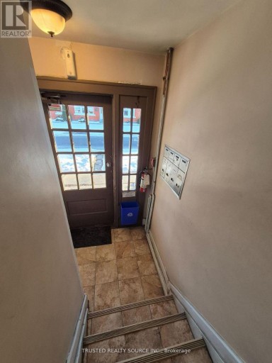 #4 - 1614 ONTARIO STREET, Windsor, Ontario, N8Y1M6