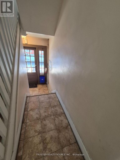 #4 - 1614 ONTARIO STREET, Windsor, Ontario, N8Y1M6