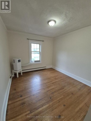 #4 - 1614 ONTARIO STREET, Windsor, Ontario, N8Y1M6