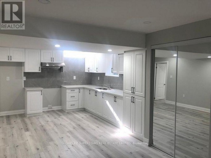 BASEMENT APARTMENT - 31 LEXINGTON ROAD, Brampton (Bram East), Ontario, L6P2A9