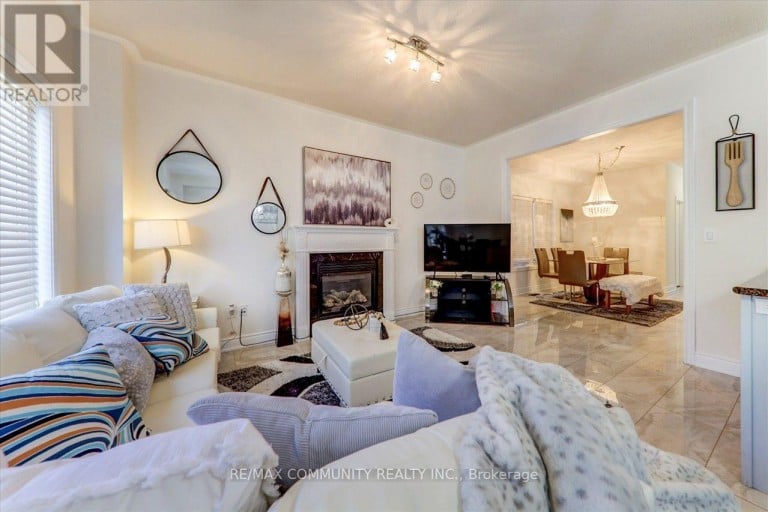 69 CLEARFIELD DRIVE, Brampton (Bram East), Ontario, L6P3J4