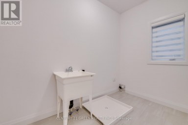 14 HOLDER DRIVE Brantford Ontario photo 31
