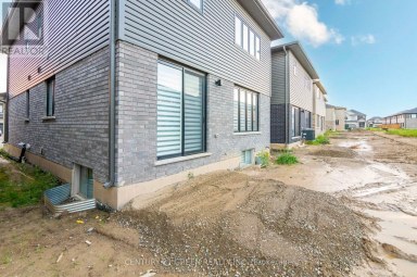 14 HOLDER DRIVE Brantford Ontario photo 40