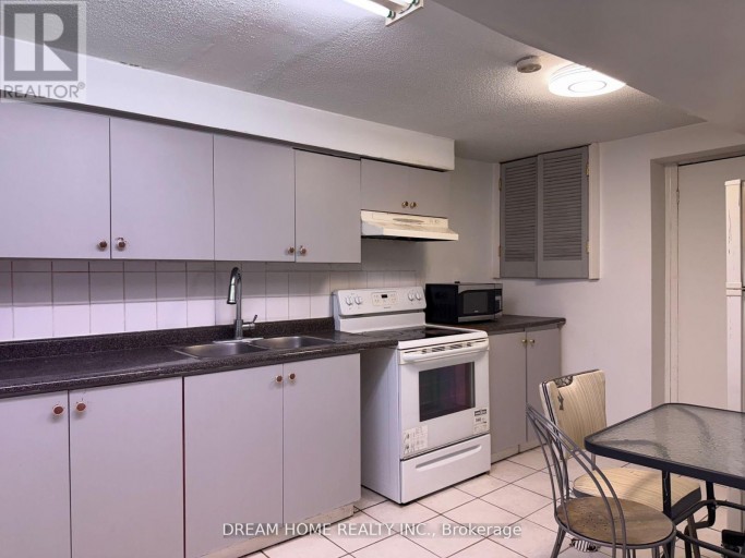 ROOM - 28 CONLINS ROAD, Toronto (Highland Creek), Ontario, M1C1C3