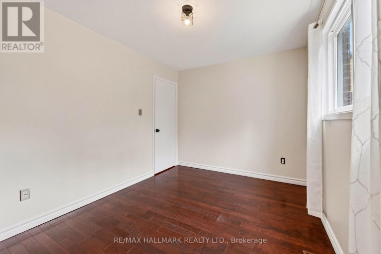 UPPER / 2ND - 402 KINGSTON ROAD, Toronto (East End-Danforth), Ontario, M4L1T9
