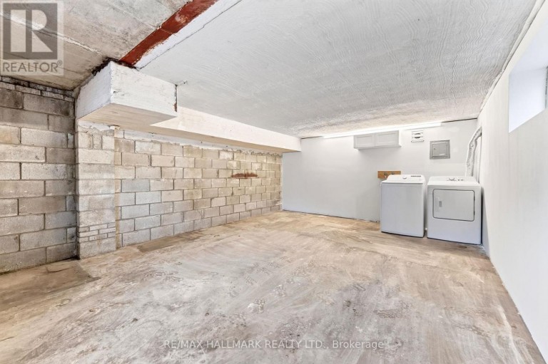 UPPER / 2ND - 402 KINGSTON ROAD, Toronto (East End-Danforth), Ontario, M4L1T9
