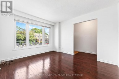 MAIN - 402 KINGSTON ROAD Toronto (East End-Danforth) Ontario photo 12