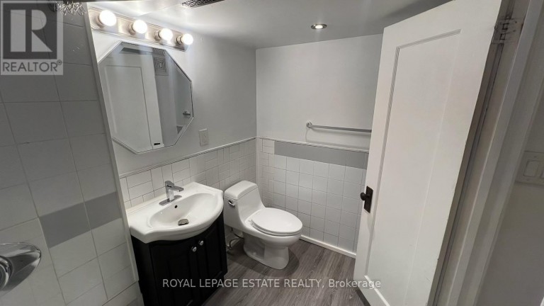 372 VICTORIA PARK AVENUE, Toronto (The Beaches), Ontario, M4E3S8