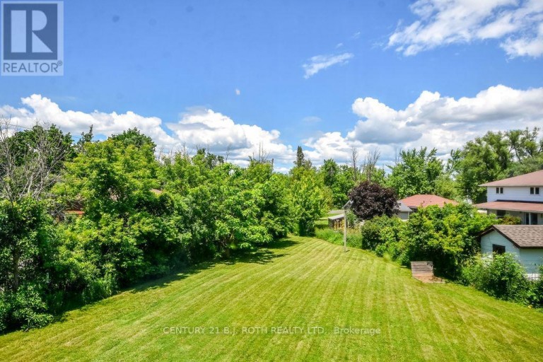 12 PATRICIA DRIVE, Ramara (Atherley), Ontario, L3V6N1