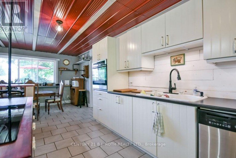 12 PATRICIA DRIVE, Ramara (Atherley), Ontario, L3V6N1