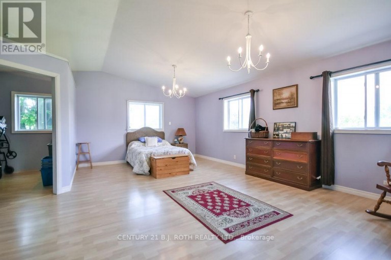 12 PATRICIA DRIVE, Ramara (Atherley), Ontario, L3V6N1