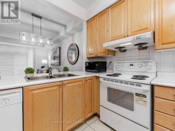 73 - 61 TOWN CENTRE COURT Toronto (Bendale) Ontario photo 6