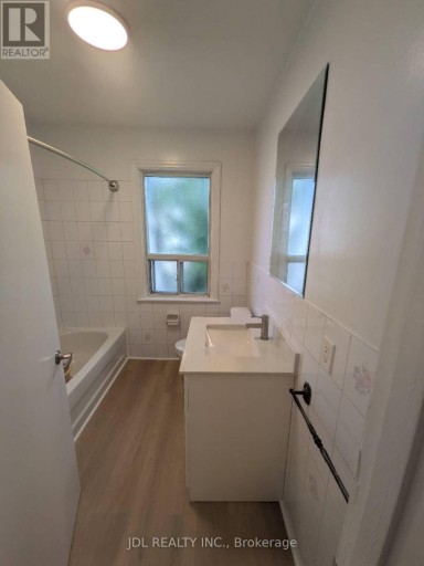 7900 YONGE STREET, Innisfil (Stroud), Ontario, L9S1A8
