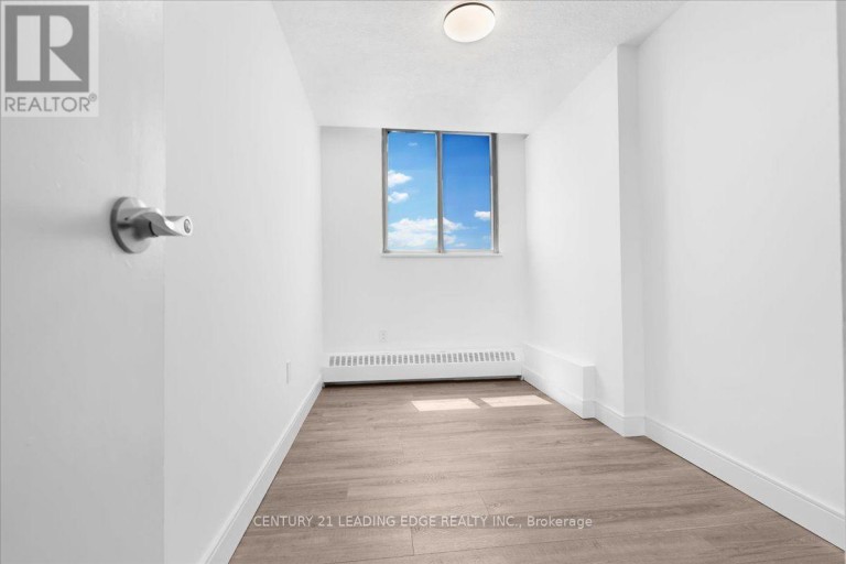 1208 - 200 LOTHERTON PATHWAY, Toronto (Yorkdale-Glen Park), Ontario, M6B2G9