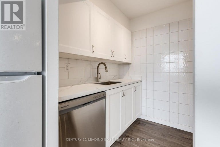1208 - 200 LOTHERTON PATHWAY, Toronto (Yorkdale-Glen Park), Ontario, M6B2G9