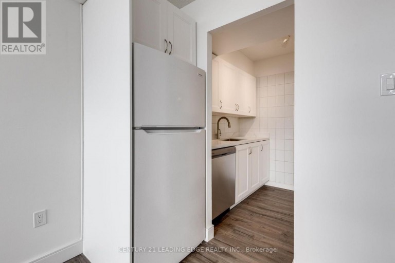 1208 - 200 LOTHERTON PATHWAY, Toronto (Yorkdale-Glen Park), Ontario, M6B2G9
