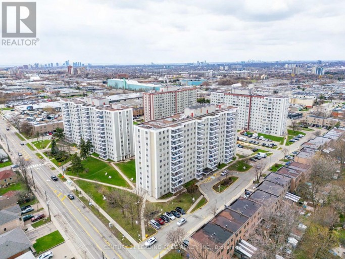 1208 - 200 LOTHERTON PATHWAY, Toronto (Yorkdale-Glen Park), Ontario, M6B2G9