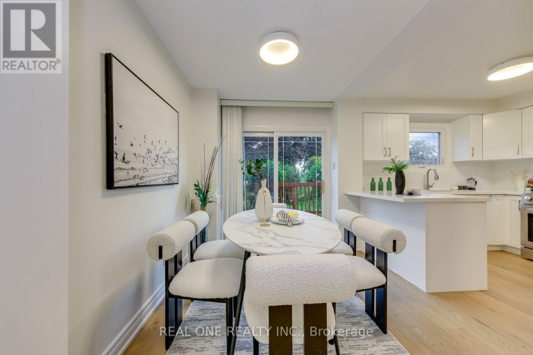741 QUEENSBRIDGE DRIVE, Mississauga (Creditview), Ontario, L5C3T3
