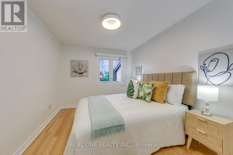 741 QUEENSBRIDGE DRIVE, Mississauga (Creditview), Ontario, L5C3T3