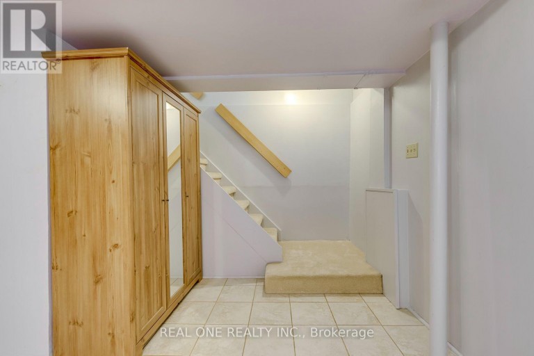 741 QUEENSBRIDGE DRIVE, Mississauga (Creditview), Ontario, L5C3T3
