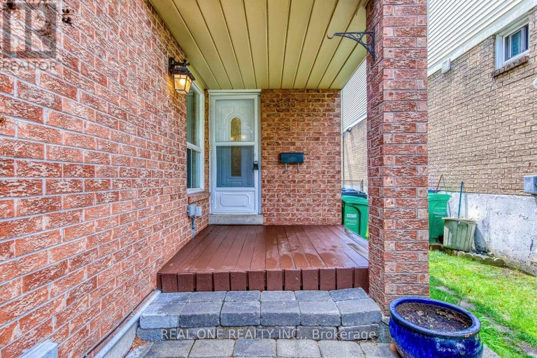 741 QUEENSBRIDGE DRIVE, Mississauga (Creditview), Ontario, L5C3T3