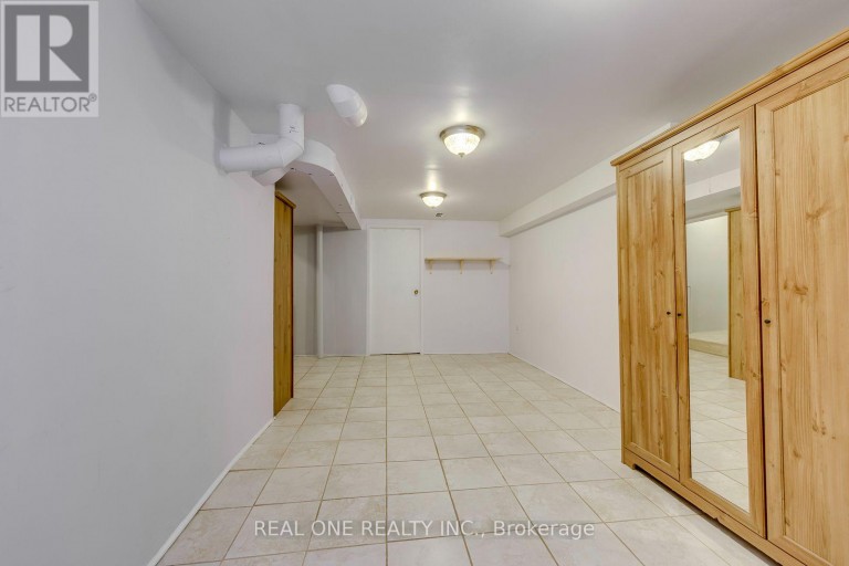 741 QUEENSBRIDGE DRIVE, Mississauga (Creditview), Ontario, L5C3T3